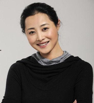 苟仲秋个人资料,才华横溢的青年才俊，引领时代潮流的先锋人物